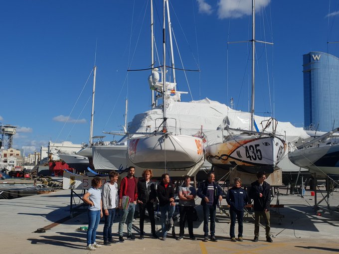 didaccostaVG's tweet photo. Ayer celebramos la jornada de puertas abiertas de la @baseminibcn en las instalaciones de la @FNOB_org
Gracias a todos lo que vinisteis y felicidades al equipo @coconutssail por la botadura! 🍾
#offshoreracing #classemini650 #mini650 https://t.co/fbMSP7F2Zl