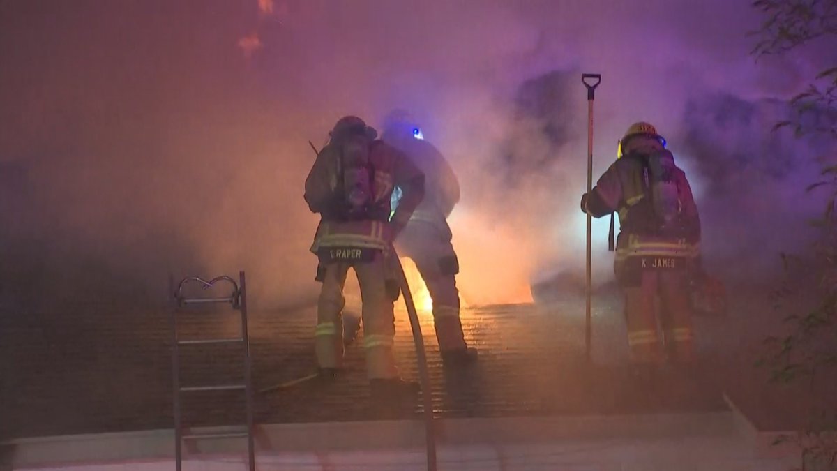 azfamily's tweet photo. #BREAKING: Crews with @PHXFire battle huge fire that engulfed one home and spread to another
https://t.co/Ck022FlEze https://t.co/nDVoueqqRh