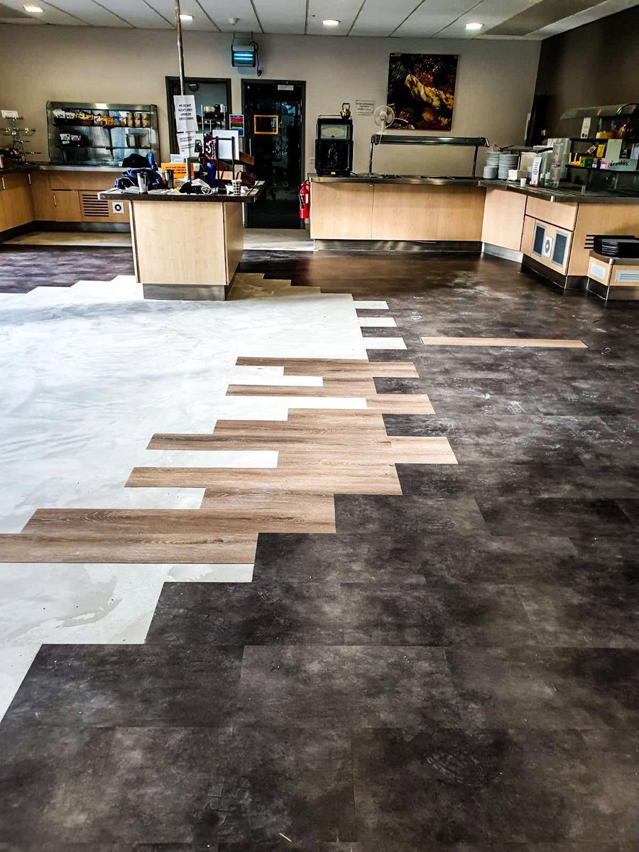 QCommercialLtd's tweet photo. Bringing the design to life
Well done for working through the weekend at St George’s Park Morpeth. Upgrading the café and restaurant with #sierraLVT #luxuryvinylflooring 

#Interiordesigner #qcommercialflooring #flooringsolutions #qcommercial  #construction #interiordesign https://t.co/O7fZ45uJtp
