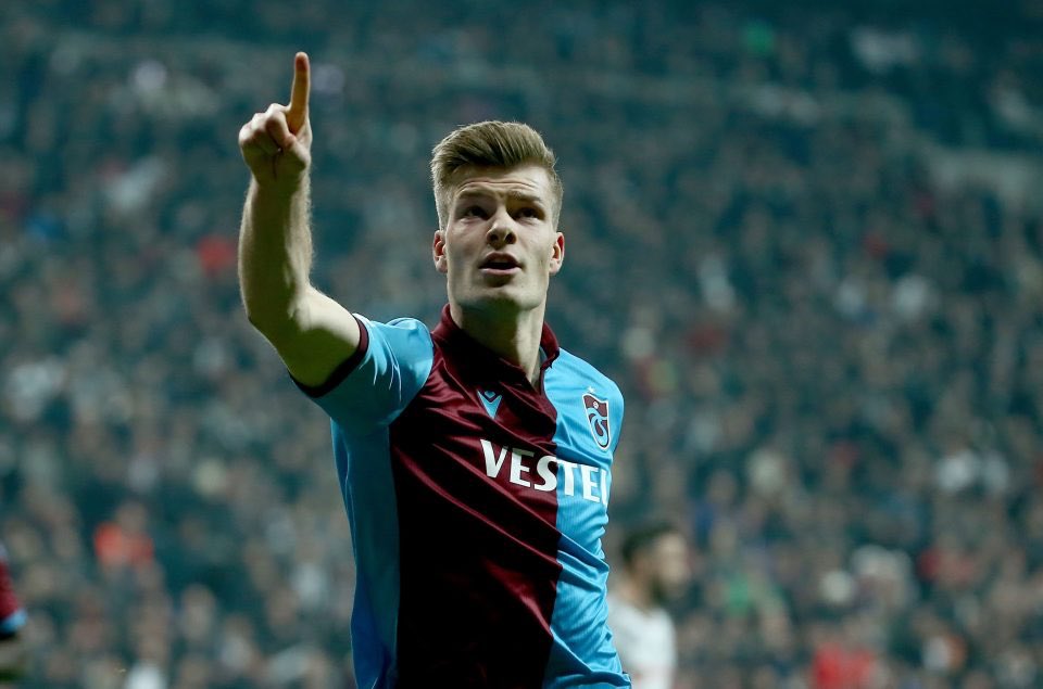  Manchester United and Sheffield United have sent scouts to watch Alexander Sorloth at Trabzonspor [Fotomac via The Sun]  #CPFC