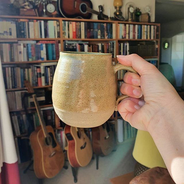 MarisaJaneD's tweet photo. Sometimes I get to visit my mugs. This one gets to live with books and guitars, heaven. There's a couple of mugs left on my etsy and one they're gone that's it until I find a space to make again. There are a few other bits and pieces up too which would m… https://t.co/RBkw9dYOYJ https://t.co/Wt0Rf6z24u