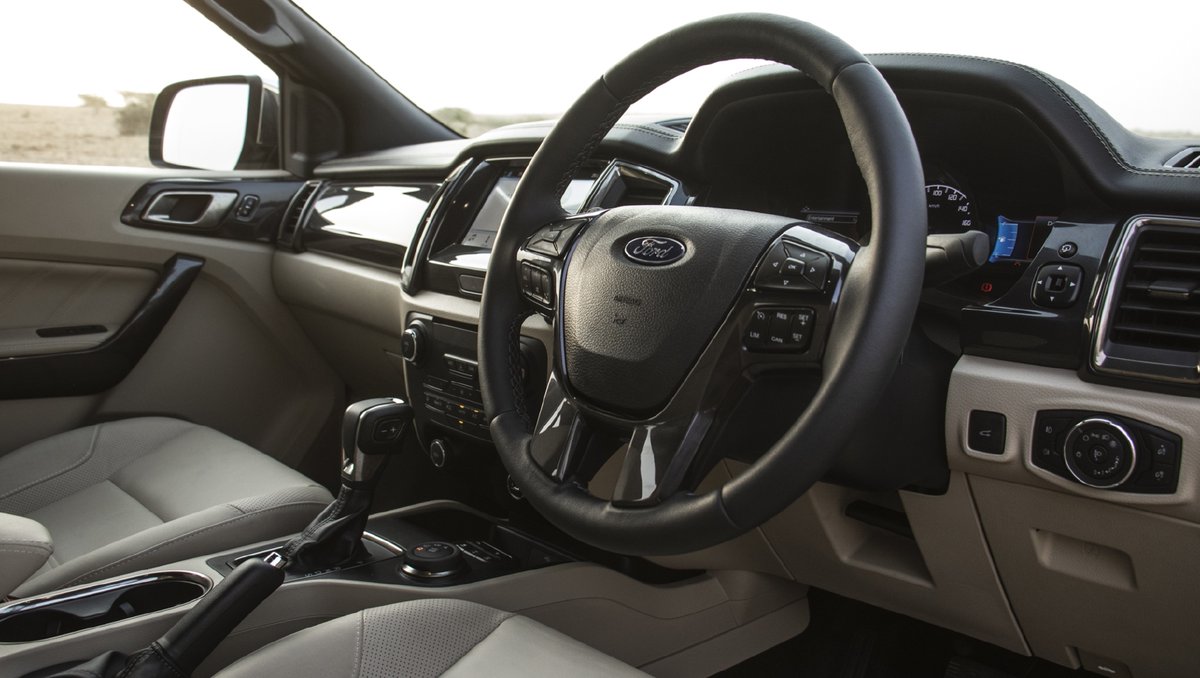 CarWale's tweet photo. It's raining BS6 vehicles! Take the Ford Endeavour for instance. Along with BS6 compliance, it gets an all-new engine and a new gearbox too. So how much better is the new Endy?
Read on to find out here: https://t.co/XhATuCs4mE
#CWTribe #CWReview
@FordIndia https://t.co/UjVms0GyTj