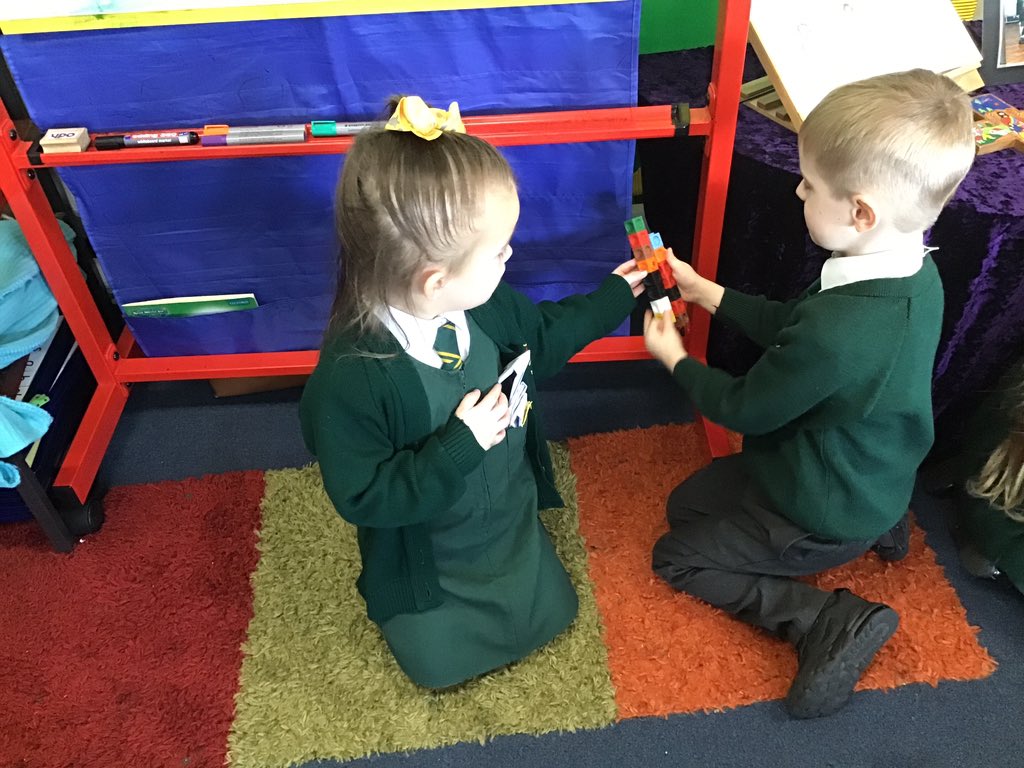 sjvblackpool's tweet photo. We’re exploring sharing and halving this week. We read ‘Give Me Half!’ &amp; used multilink to split amounts into half. Even numbers are easy to halve but odd numbers are a bit of a problem! “Because she gave us an odd number so we won’t have the same amount.” #SJVClassRR #SJVMaths https://t.co/3rmkMwtB2F