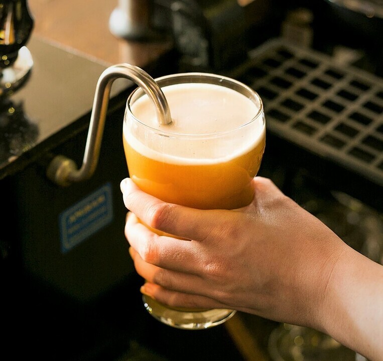 DuckworthArms's tweet photo. Come on down to the Ducky today where you can get 50p off all our cask ales. Today and every Monday. Come on wash down those Monday blues #manchesterpaleale #imnotbitteratall #washitdownwithsomegrub https://t.co/j4yBswXKYk