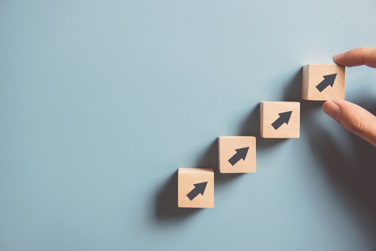 _RootsMarketing's tweet photo. 3 Tips To Scale and Grow Your Business (Part III): A-Clients &amp; Finding Your Niche https://t.co/bekmv0STar https://t.co/qbhib1VMdt