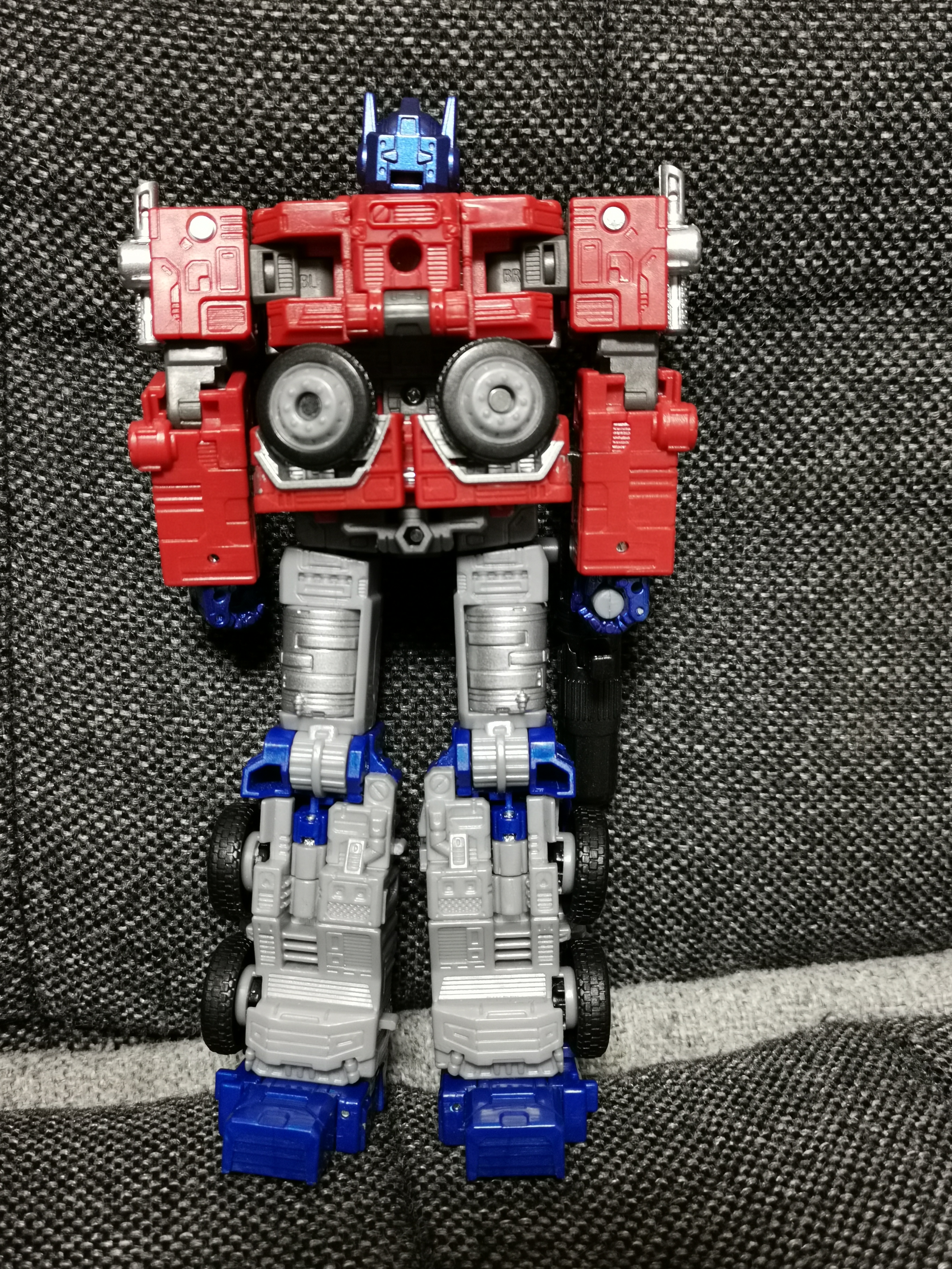 Tf Tf トランスフォーマー大好き いちおうシージのオプティマスもコンテナ牽引できます T Co J9kxu1nmmy Twitter