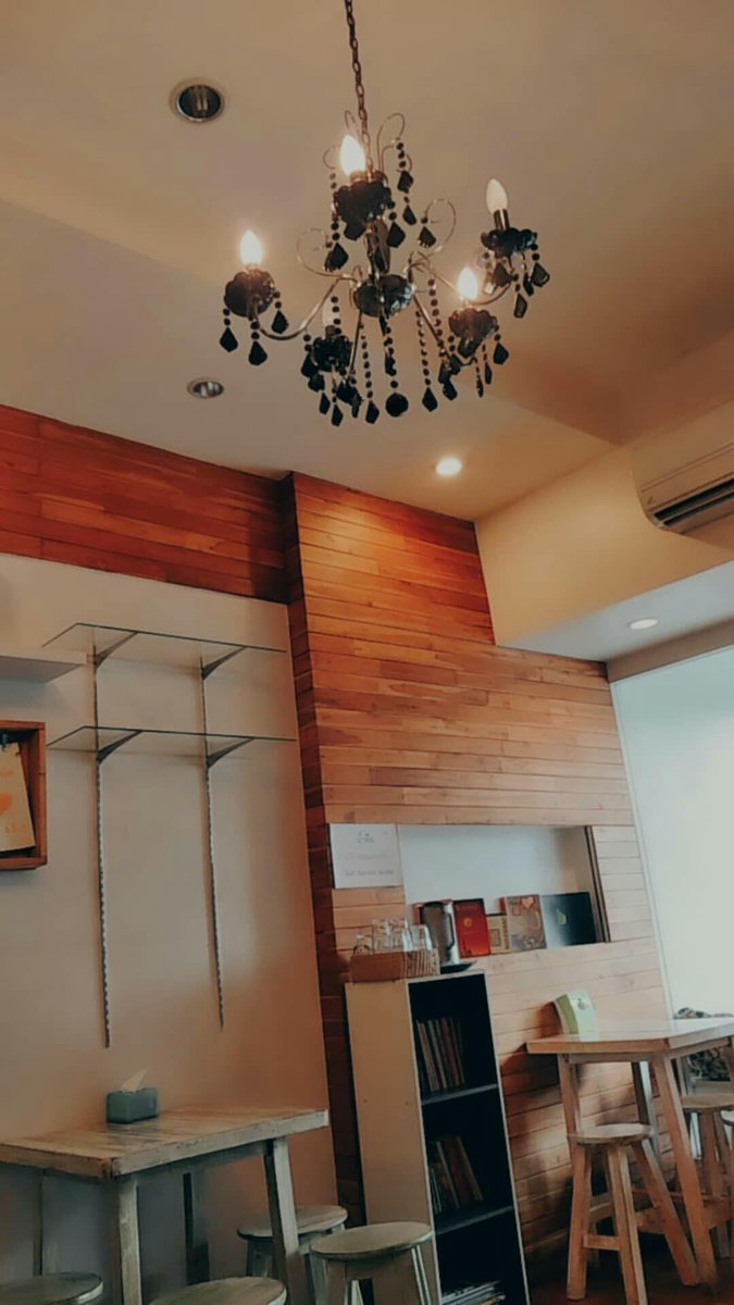 bestie_sweet's tweet image. ชอบข้าวกะเพรากุ้งร้านนี้ 😍😋 
#zamzamcafe 
#petchaburiroad
#halalfood