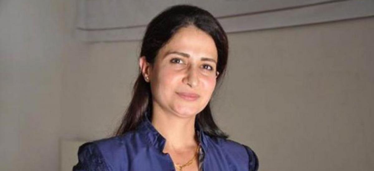 vvanwilgenburg's tweet photo. .@UNCoISyria new report confirms Hevrin Khalaf, Secretary-General of the Future Party of Syria, was killed by Ahrar Al-Sharqiyah (Brigade 123) of the Syrian National Army "together with her driver, after dragging her out by her hair and mutilating her body." https://t.co/wh7UCjueG5