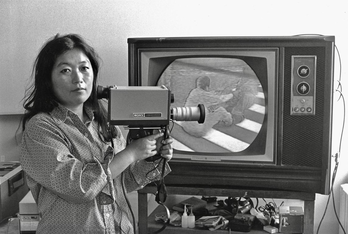 Shigeko Kubota (1937-2015), Japanese video artist. Like fellow Japanese artist Yoko Ono and Korean artist Nam June Paik, who she'd later marry in the 1970s, Kubota was a prominent member of the anti-art Fluxus movement.  #WomensHistoryMonth  https://www.nytimes.com/2015/07/28/arts/design/shigeko-kubota-a-creator-of-video-sculptures-dies-at-77.html