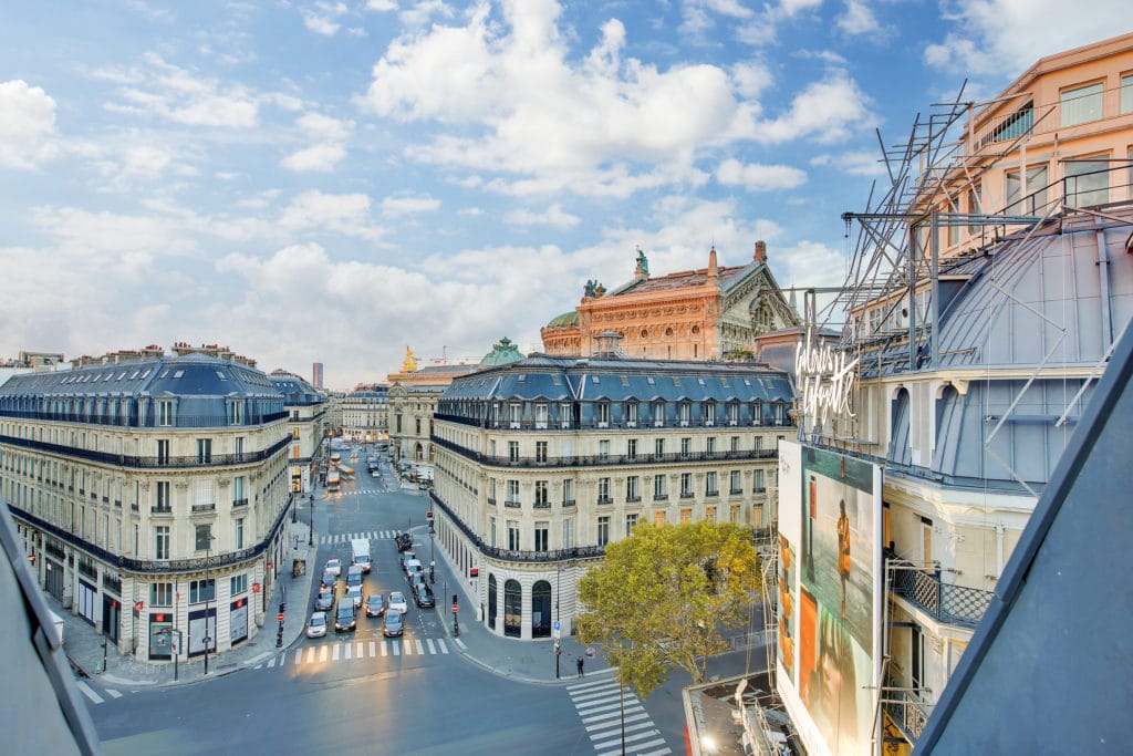 Cleram_SAS's tweet photo. La rénovation d'immeuble ? Par où commencer ? 
Décryptage dans ce nouvel article pour comprendre la valorisation des biens à travers l’aménagement de bureau ! 

https://t.co/dMA5656tku

#Rénovation #Immo #Immeuble #Architecture #Foncieres #Aménagement https://t.co/M6D1Q82sWK