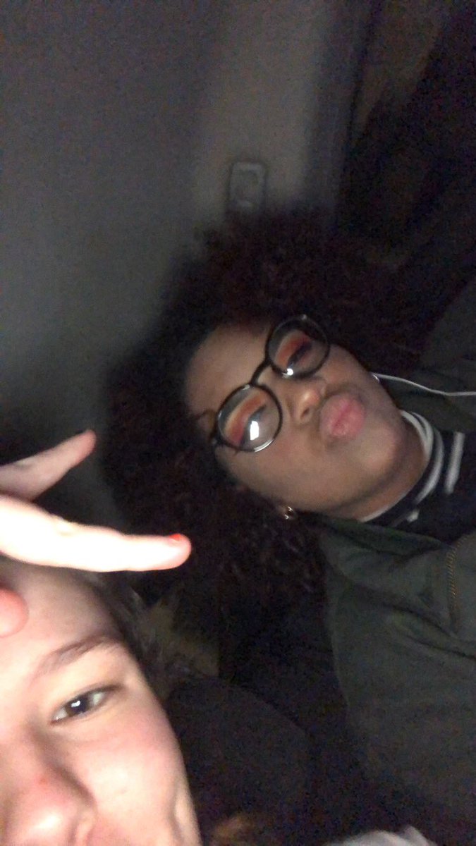 boosimps04's tweet photo. @O2 I would take my friend Vinnie @honeyhuimang because concerts are something that make us really happy and I would love to make amazing memories throughout the year with her✨ #O2BlueTicket https://t.co/xodM79k5xd