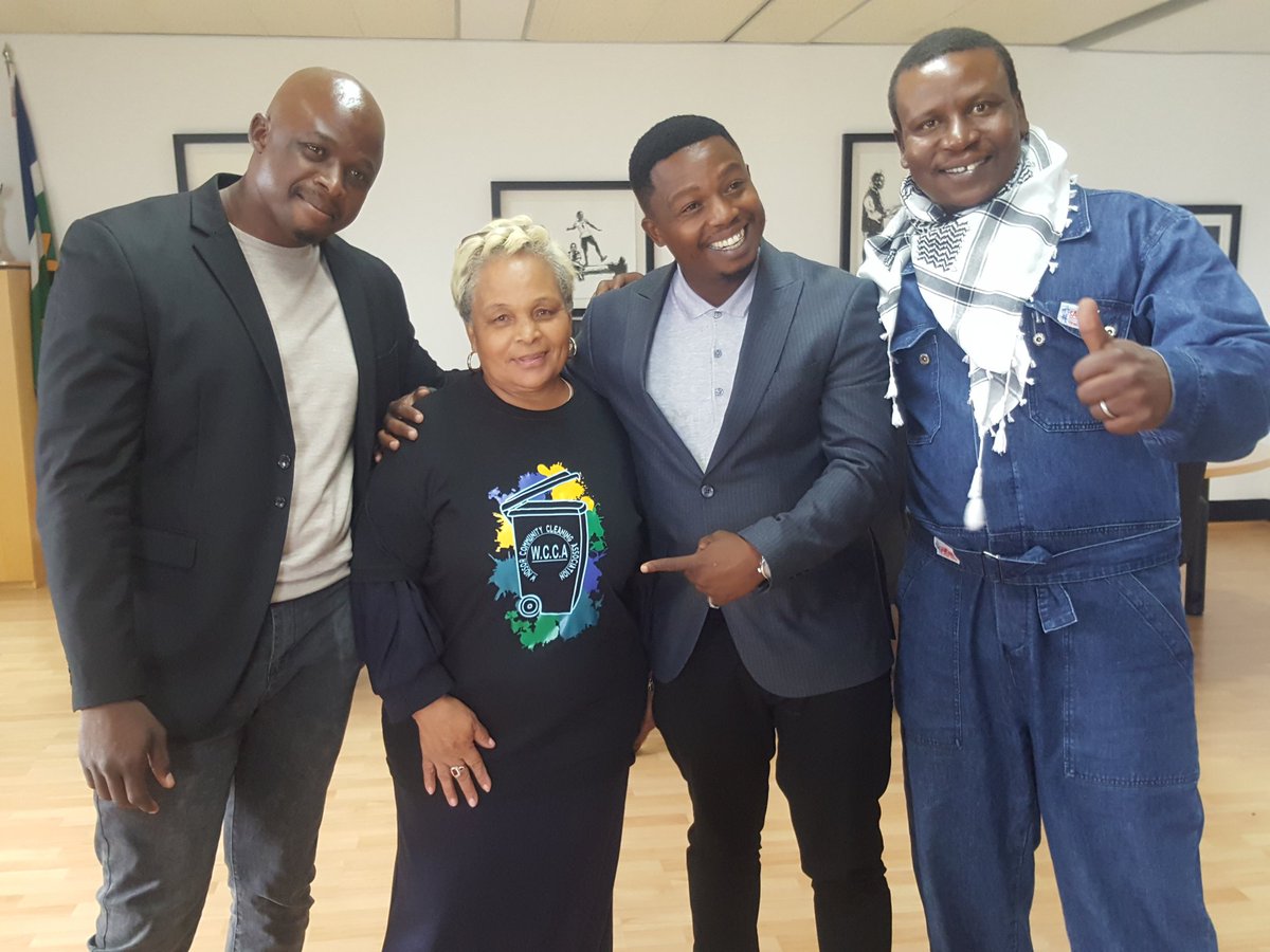 LoyisoJantjies's tweet photo. The leadership @WCCA8 earlier paid a courtesy call to MMC Community Development @ArnoldsMmc 2share more info about their ongoing @CleanerJoburg , the MMC backs such initiatives 2keep our communities &amp;environment clean @CityofJoburgZA @mphomoerane @Kgosie @GeoffMakhubo @CdeDada https://t.co/qD9B7Xd0CO