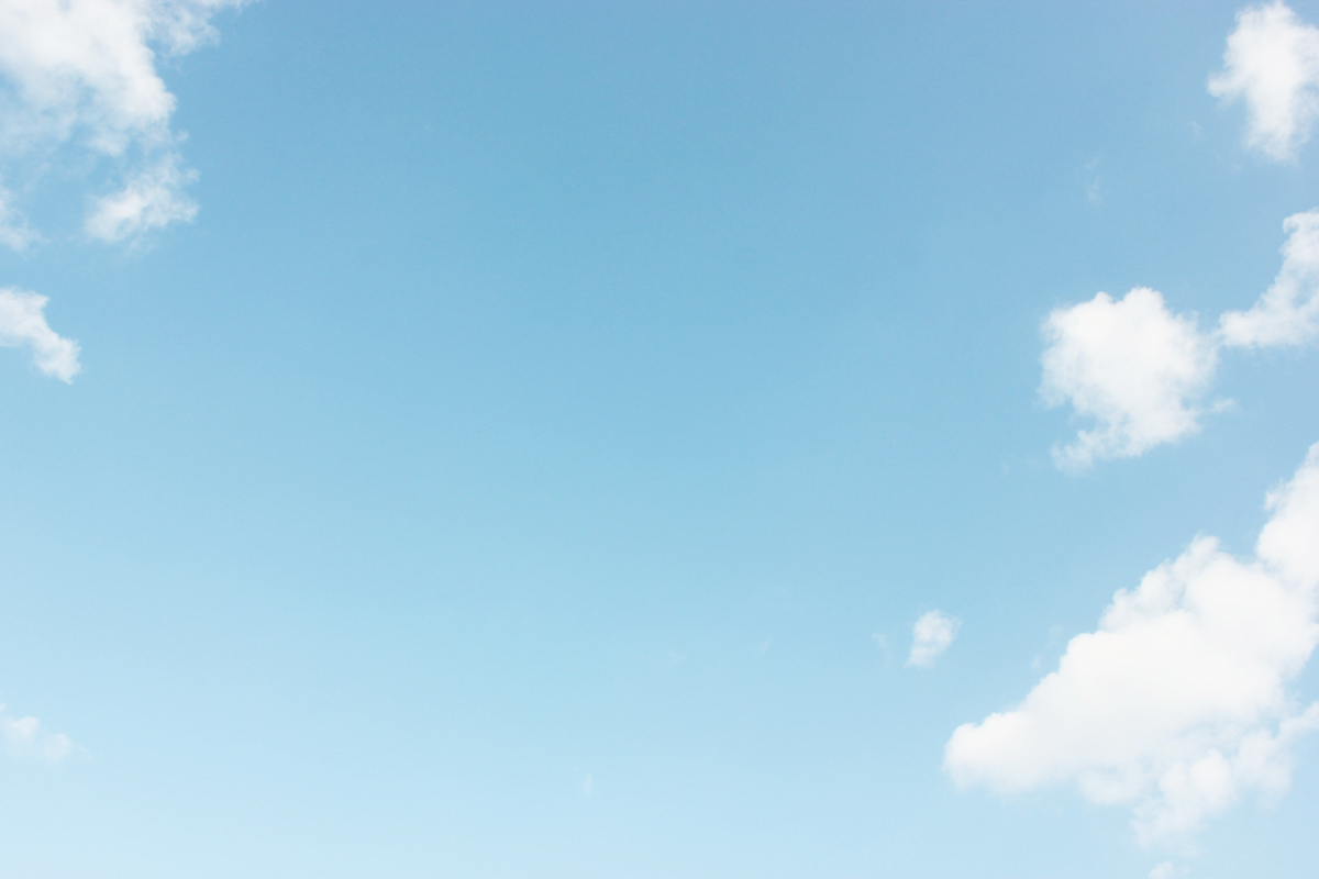 Twitter 上的 暦生活 こよみせいかつ 10周年 空色 そらいろ にっぽんのいろ 淡く明るい青色で 晴れた昼間の空のような色 伝統色には 天体や気象に関する色名が少なく 青空を表す色はこの 空色 のみです 気持ちが明るくなる 素敵な色ですね