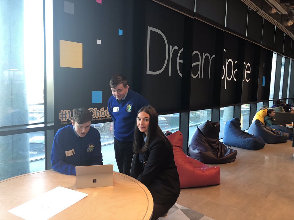 CompScoilMhuire's tweet photo. @ScoilMhuireBTY #DigitalChampions in creative mode using Paint 3D using mixed reality @ScoilMhuireB https://t.co/73UUn37sUv