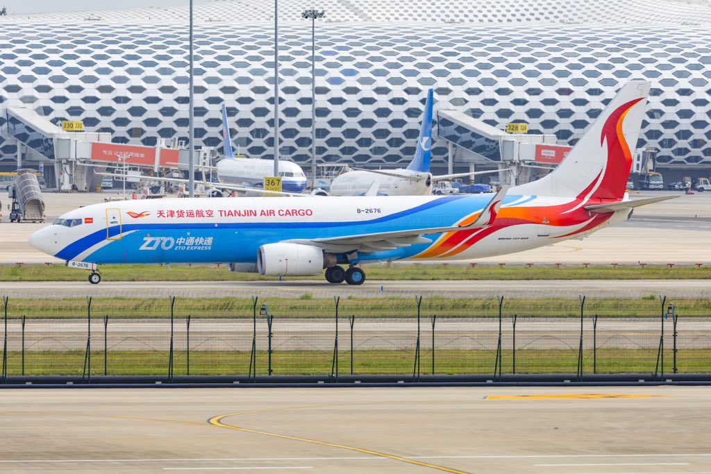 jaylpod's tweet photo. B-2676 #tianjinaircargo #天津货运航空 #b738bcf #avgeek #shenzhen #b738f @Boeing @AirCargoNews @Aircargonew https://t.co/2ItuaBV1sW