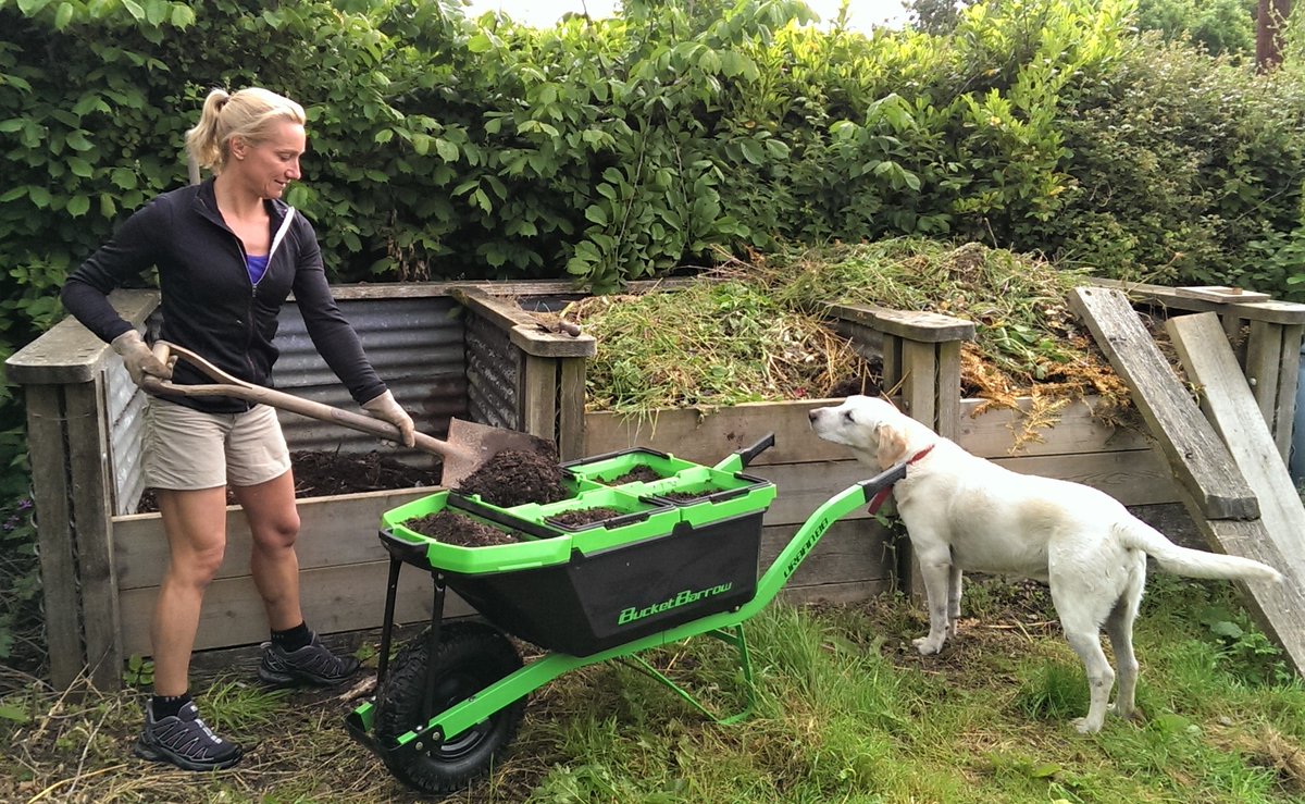 BucketBarrow's tweet image. Welcome to the start of Autumn in Australia, we hope this season brings cooler days and the right amount of rain in your region. 
In the upcoming weeks we will share some of our top tips for how to make your Autumn gardening easier!
#URBAN88 #BucketBarrow #SaferEasierFaster