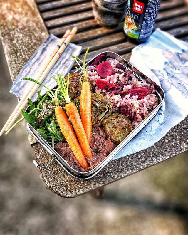 MacroSeny's tweet photo. Los bentos 🍱 son los tuppers japoneses, en los que están representados todos los grupos de alimentos de forma equilibrada y que se utilizan para disfrutar de una comida casera saludable y nutritiva fuera de casa 🍱
.
.
Martes, 17 de marzo de 11h a 13.30h en @terraveritas #Bar… https://t.co/mXl1zw4Oql