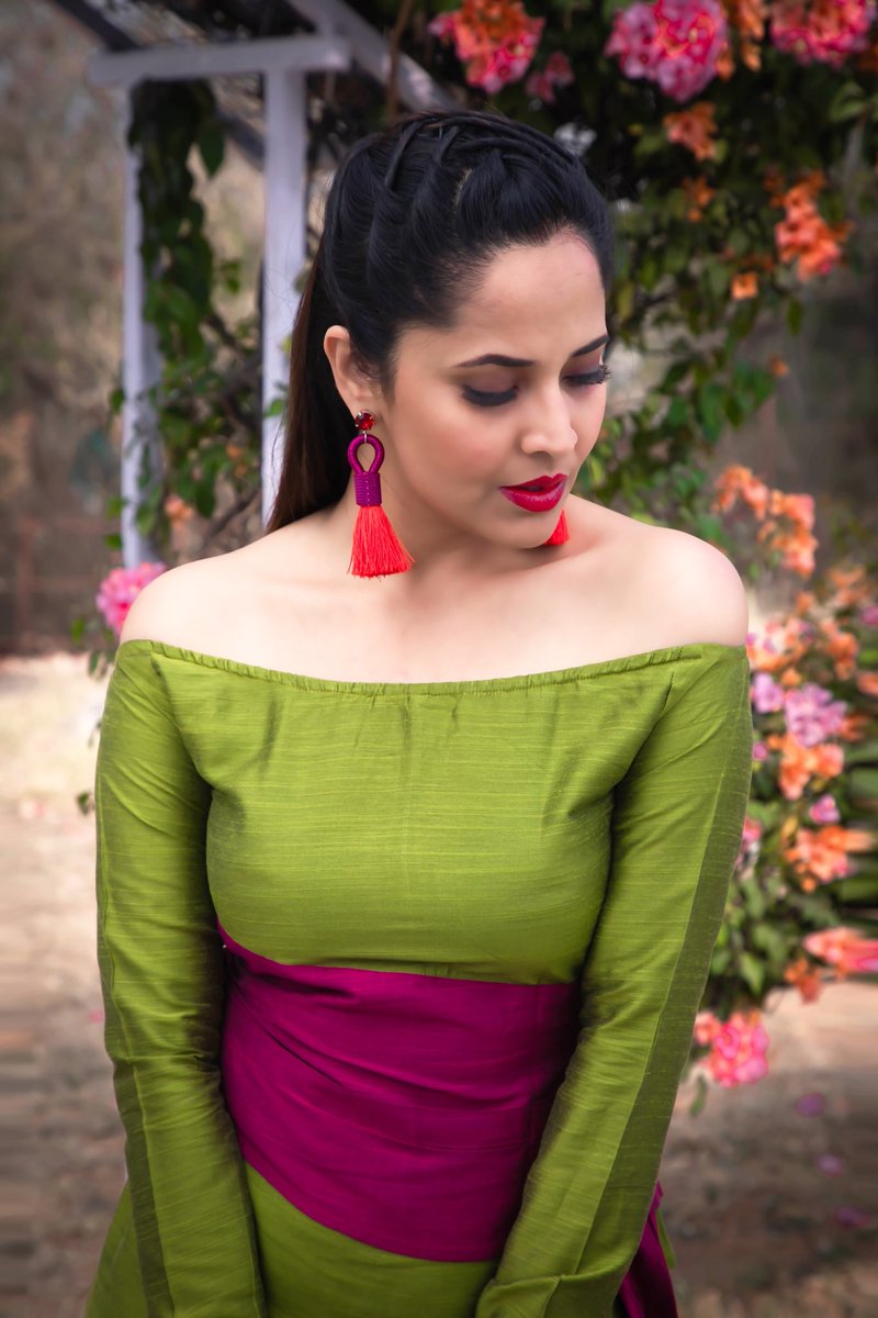 Fridayenter's tweet photo. #AnasuyaXGauri  😍😍

#AnasuyaBharadwaj https://t.co/rPbIwMuHwk