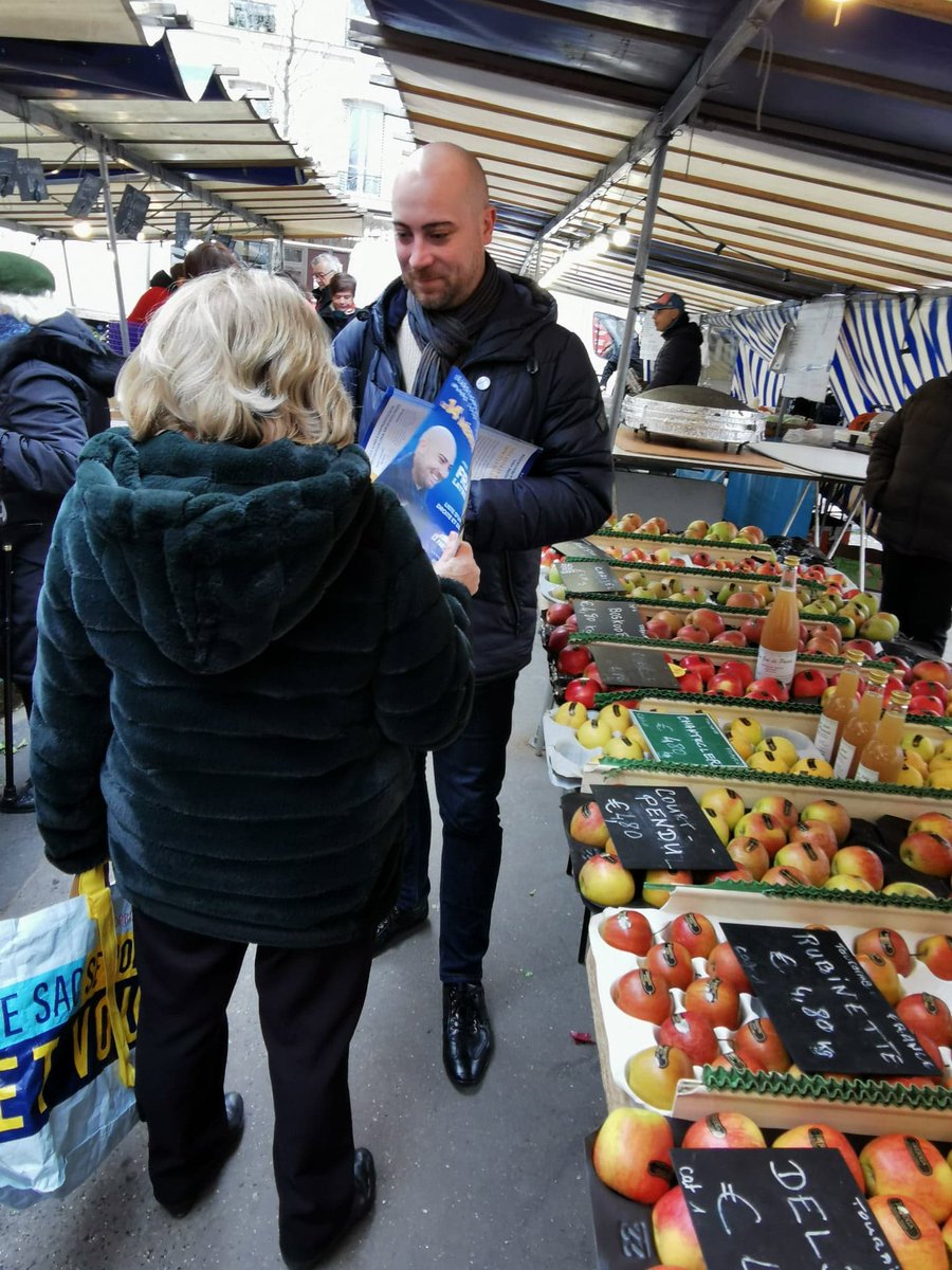 FranckLC's tweet photo. Avec @LepariSdu14 hier nous terminions une excellente semaine, tous les jours dans les rues du #14e, pour notamment présenter notre nouveau tract et finir de convaincre les #Quatorziens que nous sommes la seule alternative possible dans l'arrondissement.
#Le14eméritemieux https://t.co/myu4gGJsaF