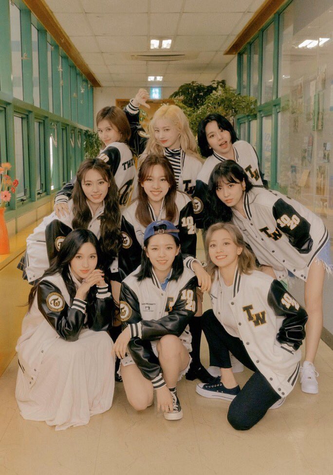 🙇🙇🙇

#TWICE