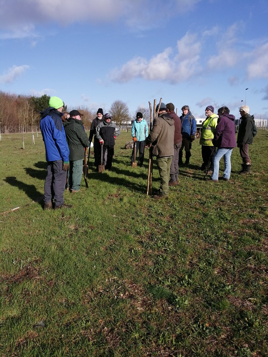 orchardseast's tweet photo. Some more planting photos, this time from @letstalkcentral Etonbury Wheel site nr #Arlesey where #volunteers added more #bedfordshire varieties including #laxtons plums to the orchard
thanks @HeritageFundM_E for support https://t.co/WxIucbf9Ix