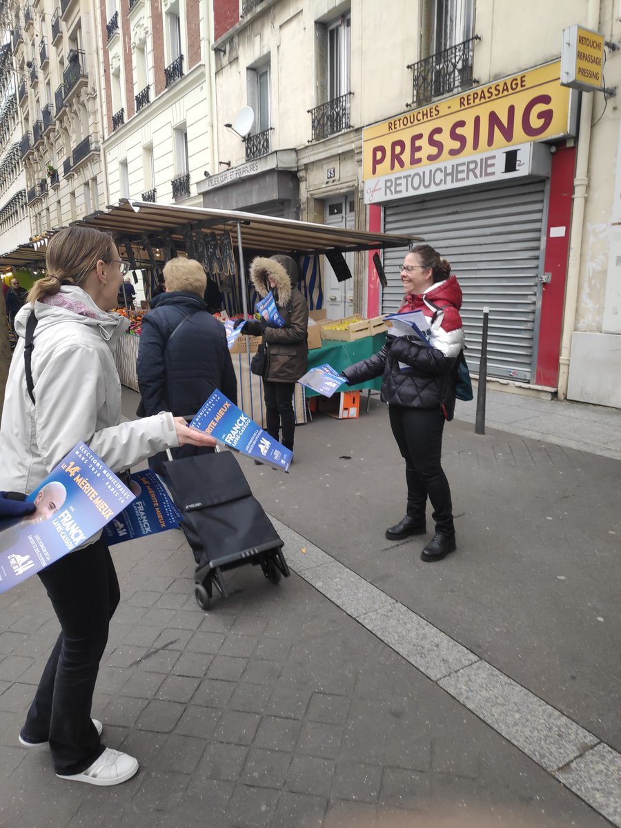 LepariSdu14's tweet photo. @LepariSdu14 avec @FranckLC hier nous terminions une excellente semaine, tous les jours dans le #14e, pour notamment présenter notre nouveau tract et finir de convaincre les #Quatorziens que nous sommes la seule alternative possible dans l'arrondissement.
#Le14eméritemieux https://t.co/AFbjdJY0XV
