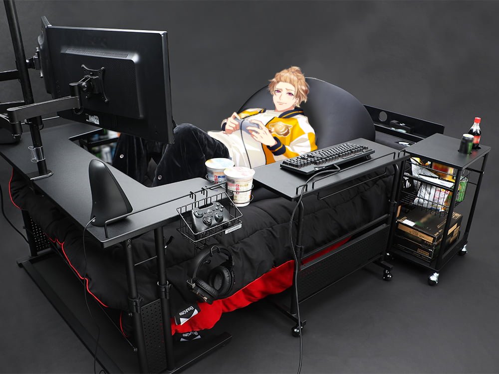 NatsuHinaP's tweet photo. So I heard Japan made a gaming bed... https://t.co/N3JiU5KK8T