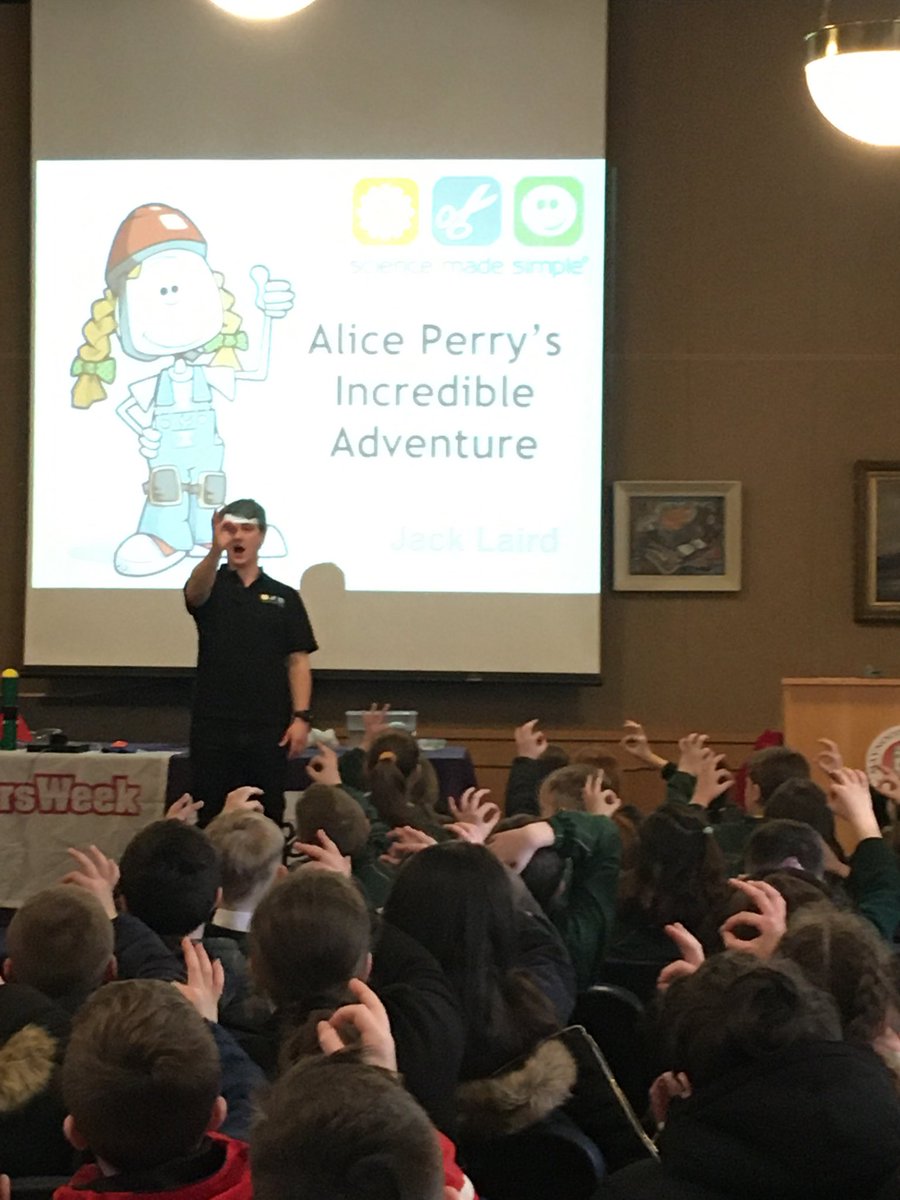 MaynoothCAO's tweet image. Full house again for another ⁦@MaynoothUni⁩ #EngineersWeek 2020 programme of events organised by ⁦@MaynoothEEng⁩ &amp;amp; STEPS ⁦@EngineerIreland⁩ Thanks to ⁦@talksciencejack⁩ &amp;amp; ⁦@scimadesimple⁩ for inspiring our future #Engineers, we’re in safe hands!