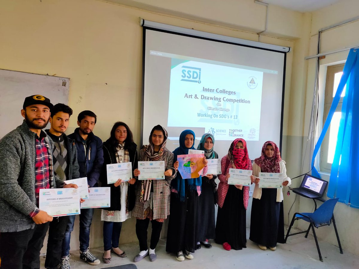 TFTolerance's tweet image. TFT Team Gilgit conducted arts and drawing competitions in their university in which students from different colleges also participated in this journey of spreading peace and tolerance in Karakoram International University, Gilgit.

#HumaraAzm
#TogetherForTolerance
#TeamGilgit