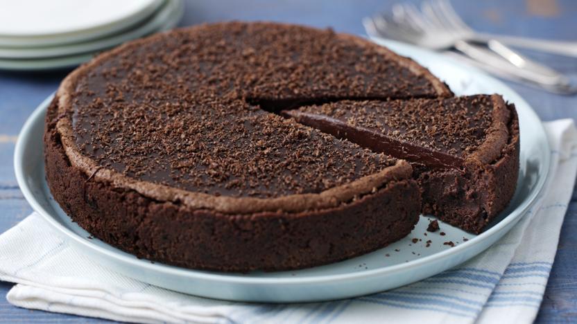 ELHTandMe's tweet photo. It's #BritishPieWeek! Why not rustle up a lemon meringue π or mississippi mud pie π« for an #ELHTea Party? Invite family and friends round and raise funds for #ELHTandMe!
Tips and tricks here - https://t.co/aHs3FzPiMm https://t.co/oxKxjyX0wh