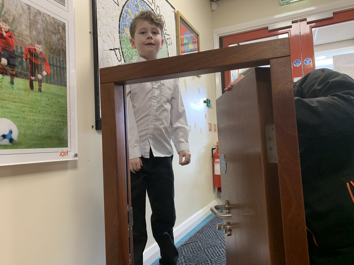 WMPrimary's tweet photo. WOW! A special presentation from @totalfiresafety for a @WMPrimaryY3 superstar! A brilliant and very gratefully received gesture 🔥🔥🔑🚪🔑🚪 #AimHighSucceedBeHappy https://t.co/gYvRoCzPwz
