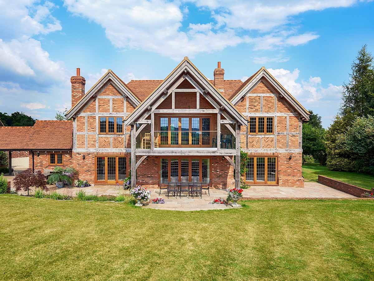 Oakwrights's tweet photo. June and Geoff were happily living in their traditional cottage when they saw one of our adverts. This is where their self-build journey began.
Read more here: https://t.co/Zl9qugpHN5
#oakwrights #selfbuild #foreverhome #oakframe #herefordhour https://t.co/ukPekO6hOa