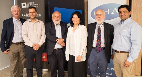 TNAengineering's tweet image. A diez años del #27F, se realizó la presentación de libro de nuestro gte general, Tomás Nuñez, que rescata, mediante la fotografía documental, la búsqueda de los registros sísmicos realizada junto a Ricardo León, entre Santiago y Valdivia.