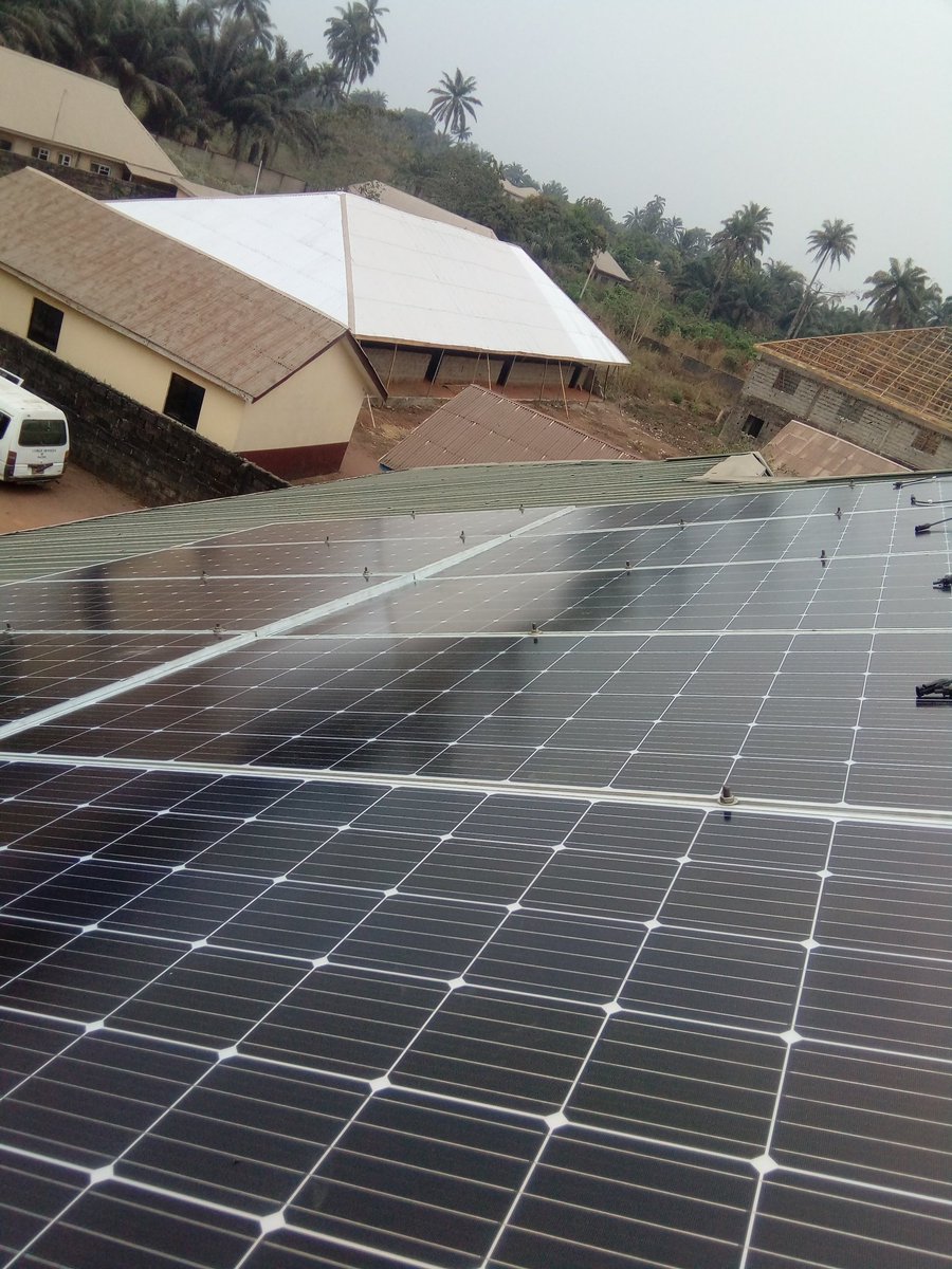 GreenIconSystem's tweet image. Another client satisfied... Another promise kept.

This is 3kW Solar Energy to power the house...

Call or chat us today to have your own constant electric.

08107010157

greeniconsystems.com.ng