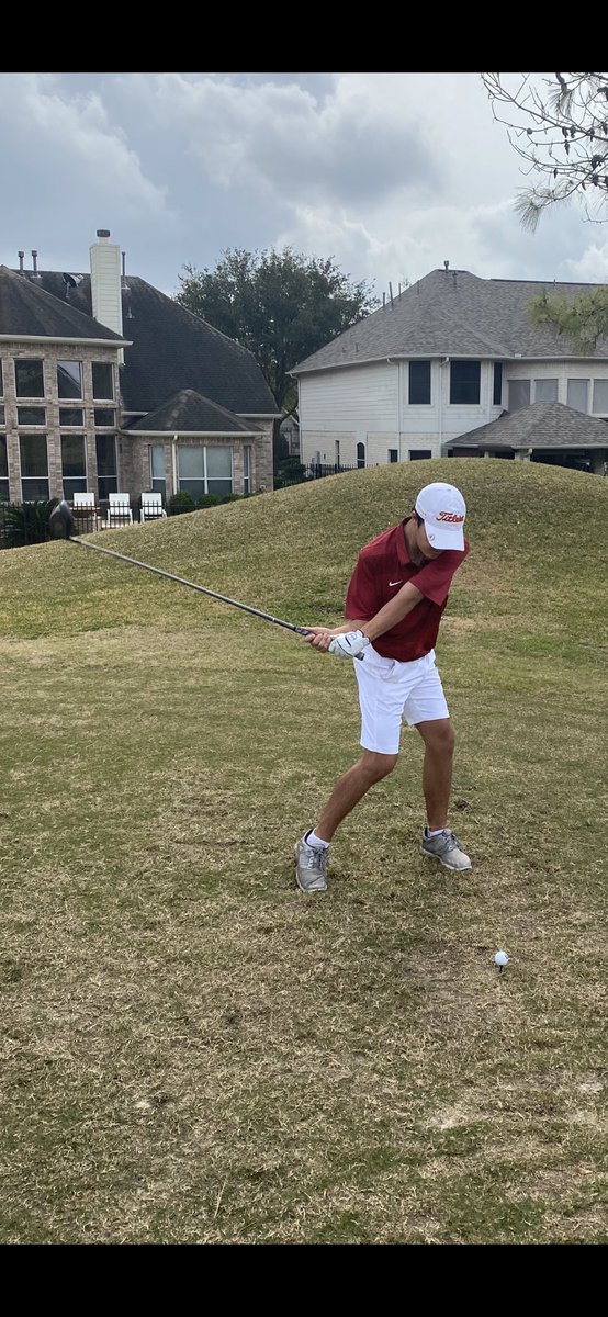 CoachNeill's tweet photo. Great having Collin Bass and Max Nowak out on the links today. ⛳ #CyWoods212 https://t.co/tUAD5sYTTw