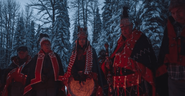 teleSURtv's tweet photo. El gobierno de #Canadá🇨🇦 prepara un acuerdo con la comunidad indígena, Wet'suwet'en para intentar coinciliar sobre la construcción del gasoducto, #CostalGaslink

Esta comunidad protesta desde hace semanas contra esto por sus consecuencias medioambientales

https://t.co/qp1yfaZLHP https://t.co/JrL7GblIr2