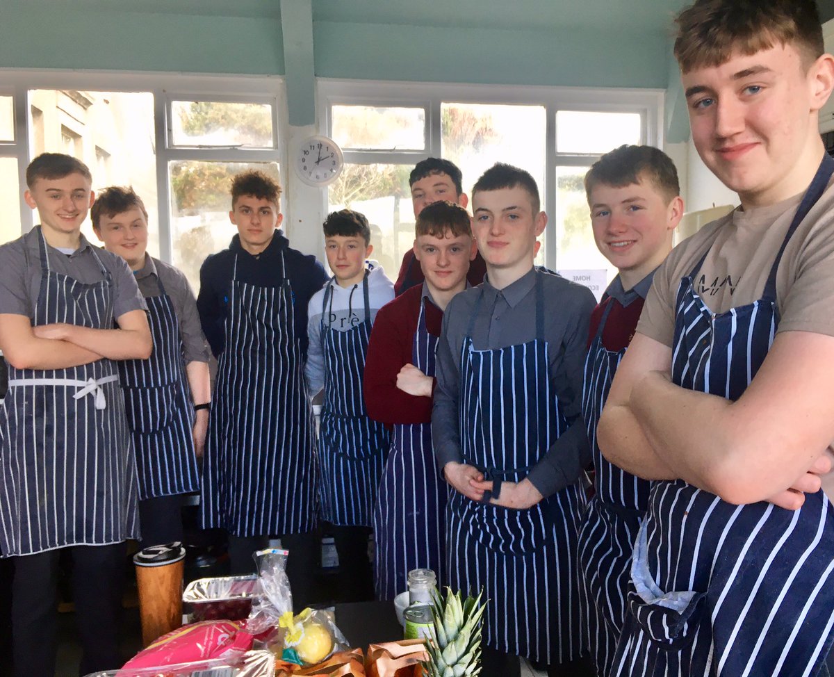 CBSKitchen's tweet photo. A new group of our TY students join the kitchen &amp; prepare refreshments for the community Tri Schools Wellbeing event! Kindly sponsored by @Aldi_Ireland &amp; @Fallshotel, this event is organised by the students &amp; coordinated by Mary Gleeson of @alliedirishbnk. Great teamwork lads!!! https://t.co/zdx4KD2t02