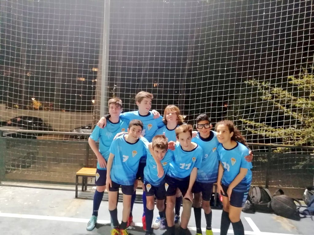 AEEINSM's tweet photo. ⚽#RESFSALACEEB #CadetCFSM 6-3 Centre d'Estudis Montseny L'equip s'endú el 'derbi de muntanyes' tot i haver fet una 1a part molt fluixa. Un canvi d'actitud a la 2a ens ajuda a guanyar el primer partit #2aFase #CEEB @elconsell #Seguim #FSala #AEEINSMontserrat @AEEINSM @crpere21 https://t.co/bnIwaNRFdi