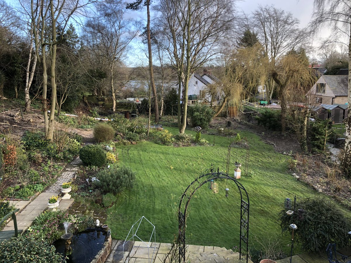 borderlawncare's tweet photo. What a difference in a week. Keeps me on my toes. https://t.co/ay0cZH3eFO