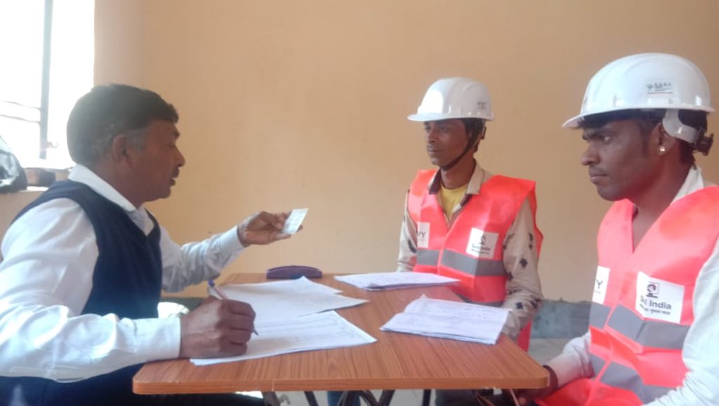 JKSB479's tweet photo. Assessment of RPL Dumper Operator at Jamar kotra Udaipur under @MiningSSC  Training by JKSB  @DrMNPandeyMP @RajKSinghIndia @NSDCINDIA @MSDESkillIndia @manish__kumar @Skill_Abhi_NSDC https://t.co/ZKrdnd5Rga