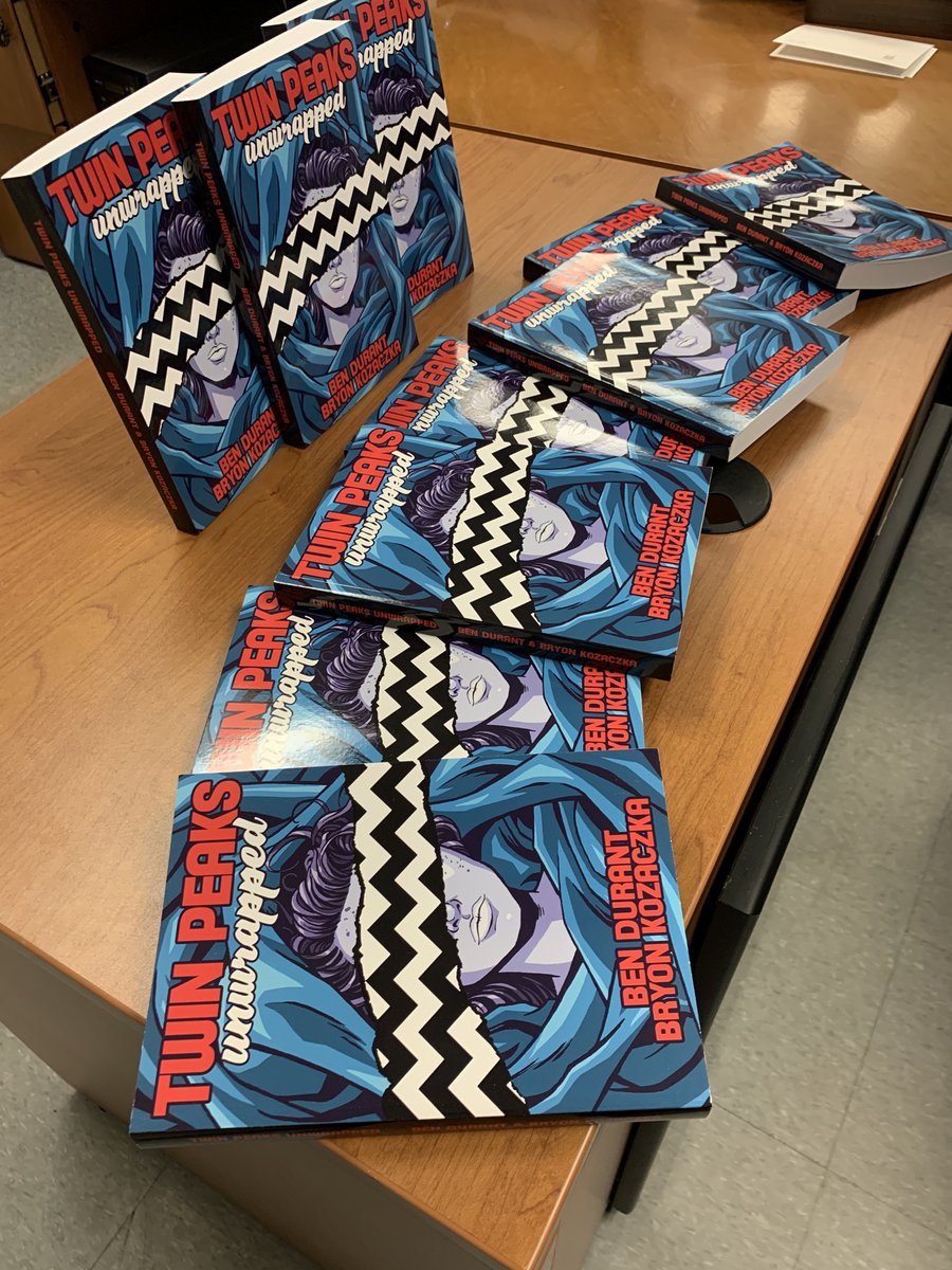 It makes us so happy to see people are getting our #TwinPeaks Unwrapped book! Please take a photo and share with us that you got it! 👍 
bluerosemag.com/?product=twin-…