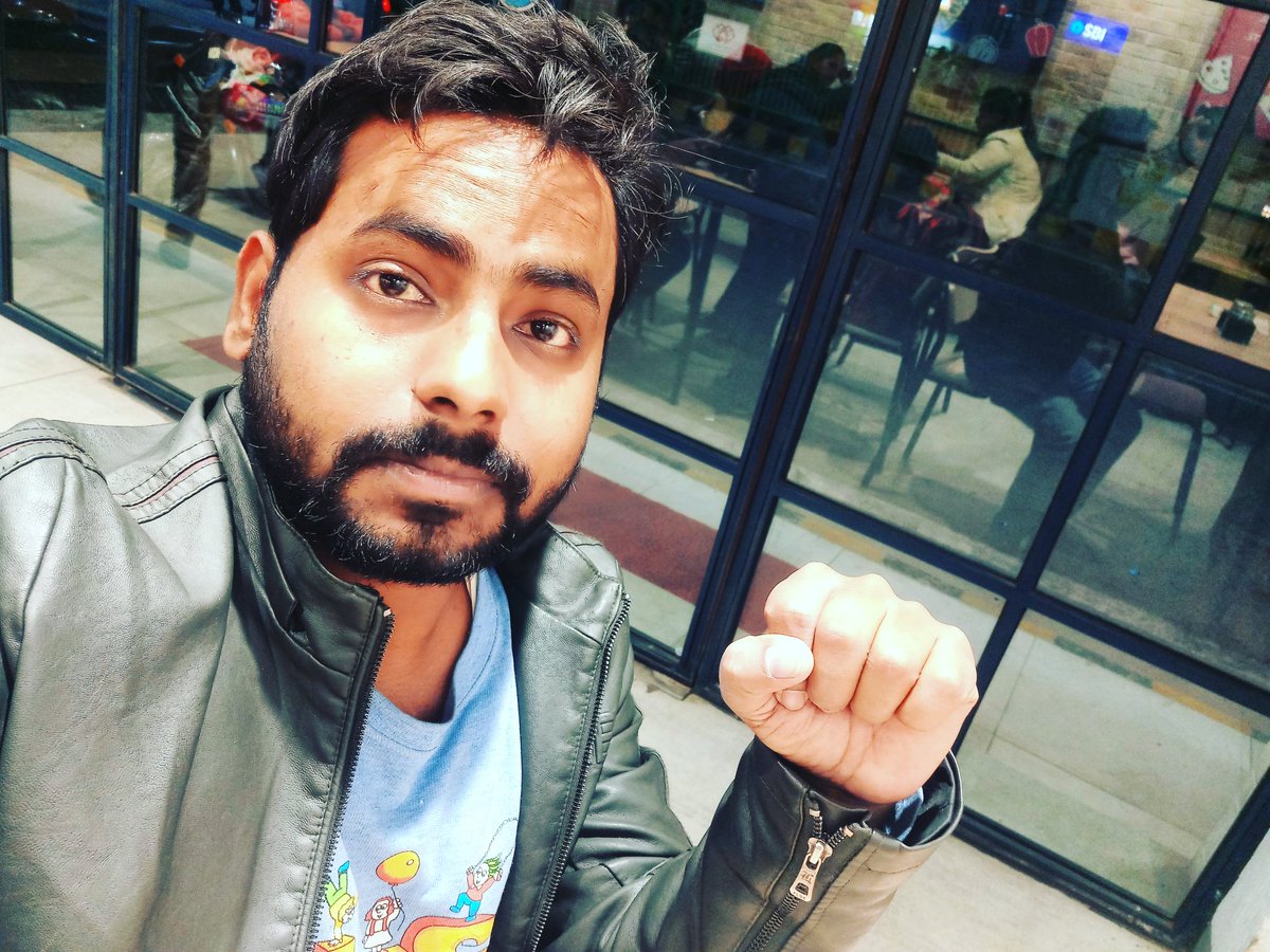 p143_kumar's tweet image. #pizztime 
#moodinnight
#loveuall