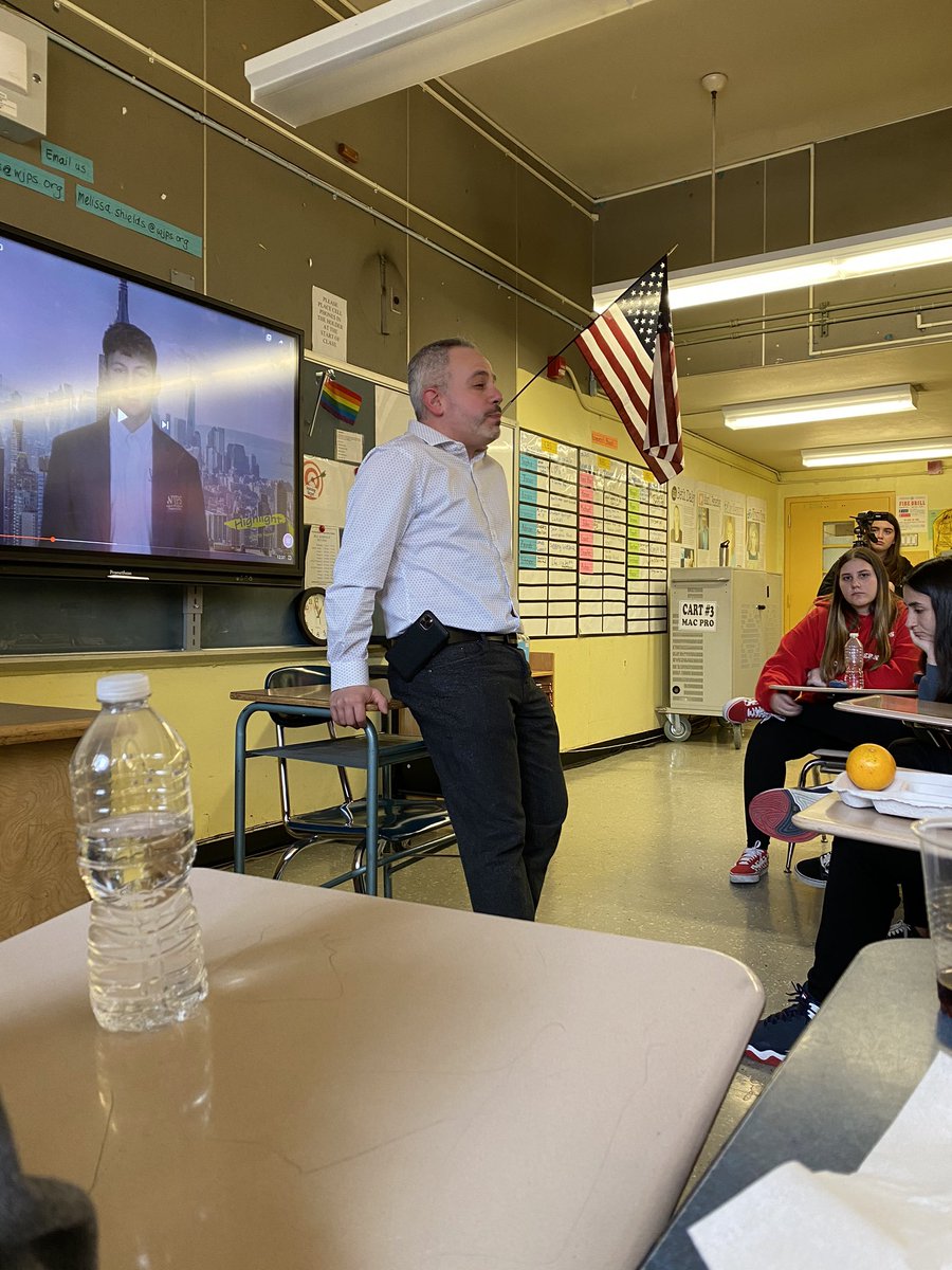 FMarksaplang's tweet photo. Thank you Mr. Falzon for stopping by and critiquing The Highlight and giving us advice for the future! @AndrewFalzon https://t.co/KWKFAFWylW