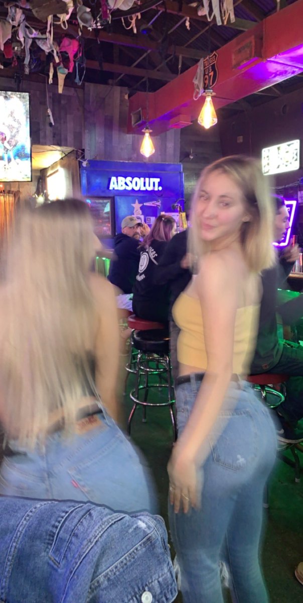 solibabyy's tweet photo. My girllll is 21 https://t.co/0WzYYl6K2I