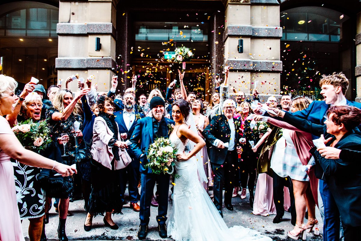 Don't forget, this Sunday is our Wedding Open Day at King Street Townhouse, ​from 11am-4pm. #MarryMeAtKingStreet  RSVP at weddings@eclectichotels.com ❤👰🍾#wedding #bigday #privatevent #weddingopenday #kingstreettownhouse #greatjohnstreet 📸: Andy Wardle