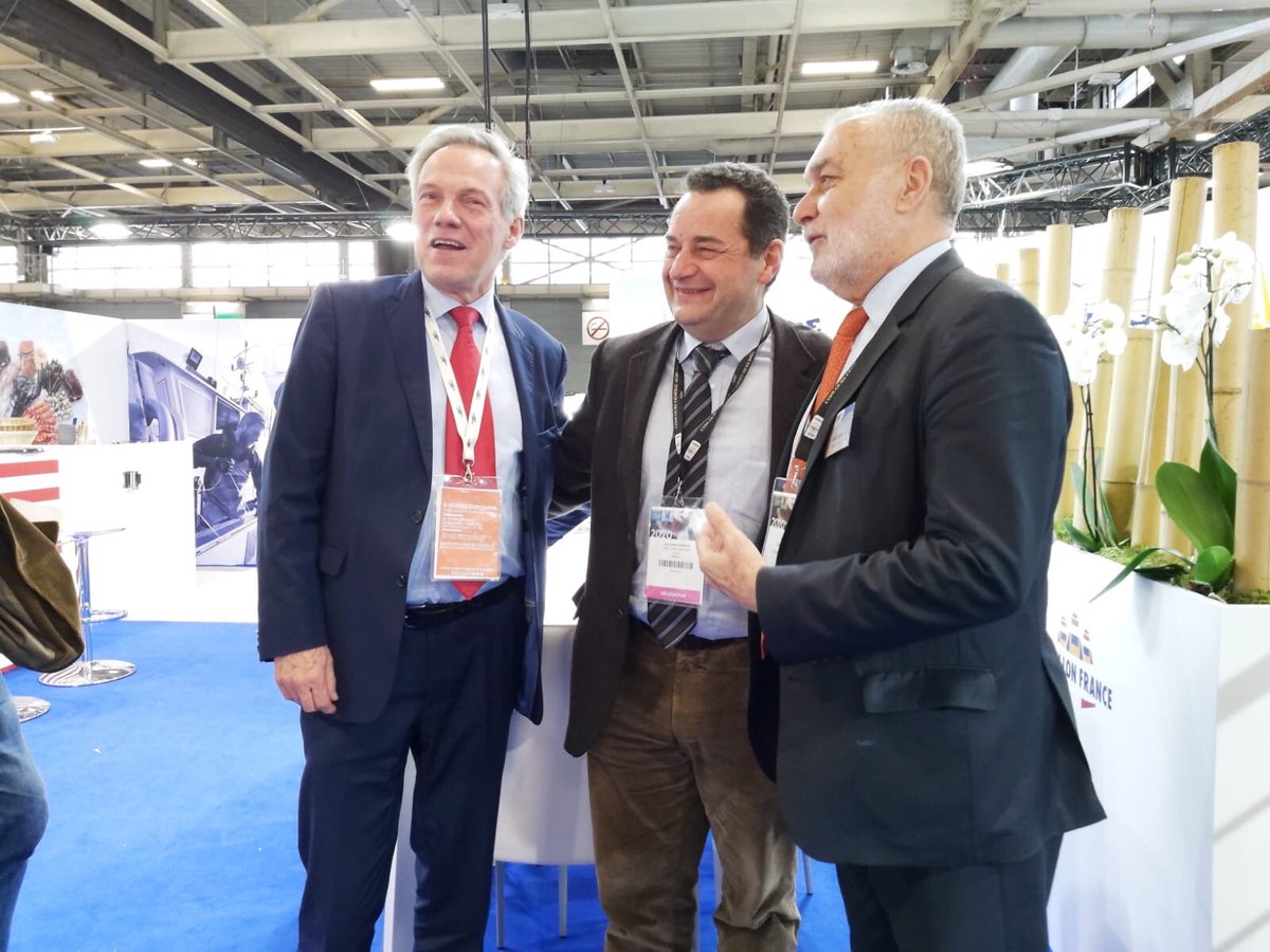 LEPCD_75's tweet photo. @jfpoisson78 au #SalonAgriculture2020 : Parce que la souveraineté alimentaire de notre pays est essentielle pour nous tous et qu’elle repose sur la santé de notre agriculture, SOUTENONS NOS AGRICULTEURS ! »@le_pcd https://t.co/U5nvwAF8iN