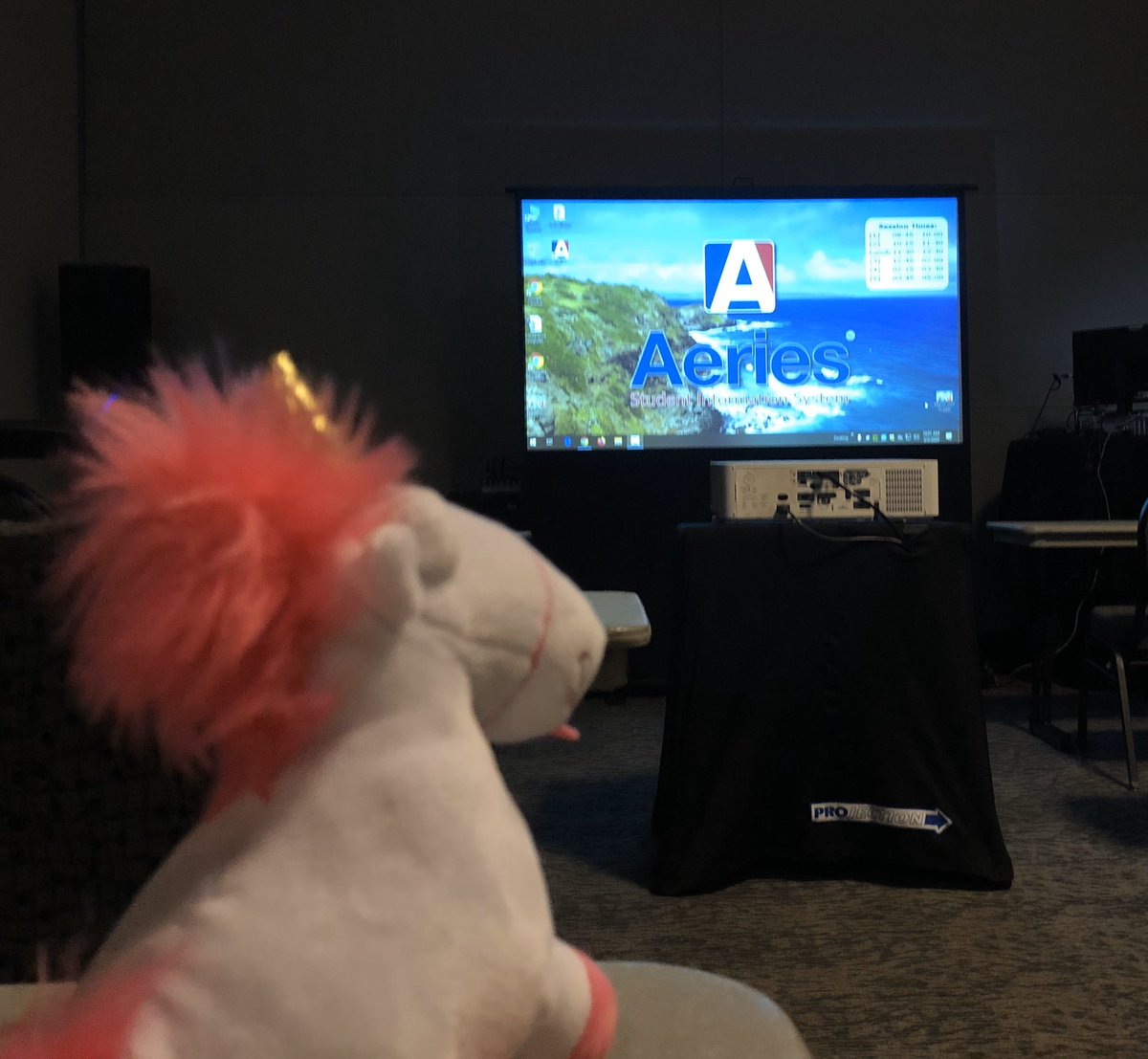 technology_rsd's tweet photo. Second session... Admin and security!Keeping the riff raff out of our system.  #livingthesislife #aeriescon #conferencechamps #periodtwo https://t.co/0EvsOKsDam