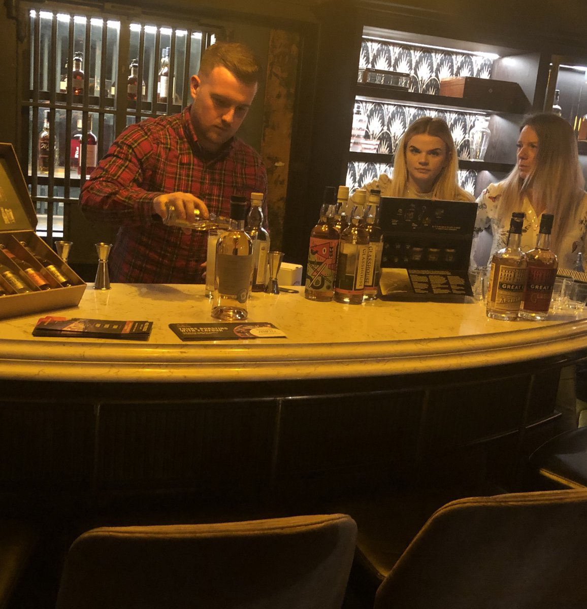 Today has been such a chore. Brand  training with <a href="/DiageoGB/">Diageo GB</a> in the morning then whisky masterclass with <a href="/fevertreemixers/">Fever-Tree Mixers</a> in the afternoon. Hard wotk. #edinburghpubs #whisky #whiskytasting #whiskyhighball