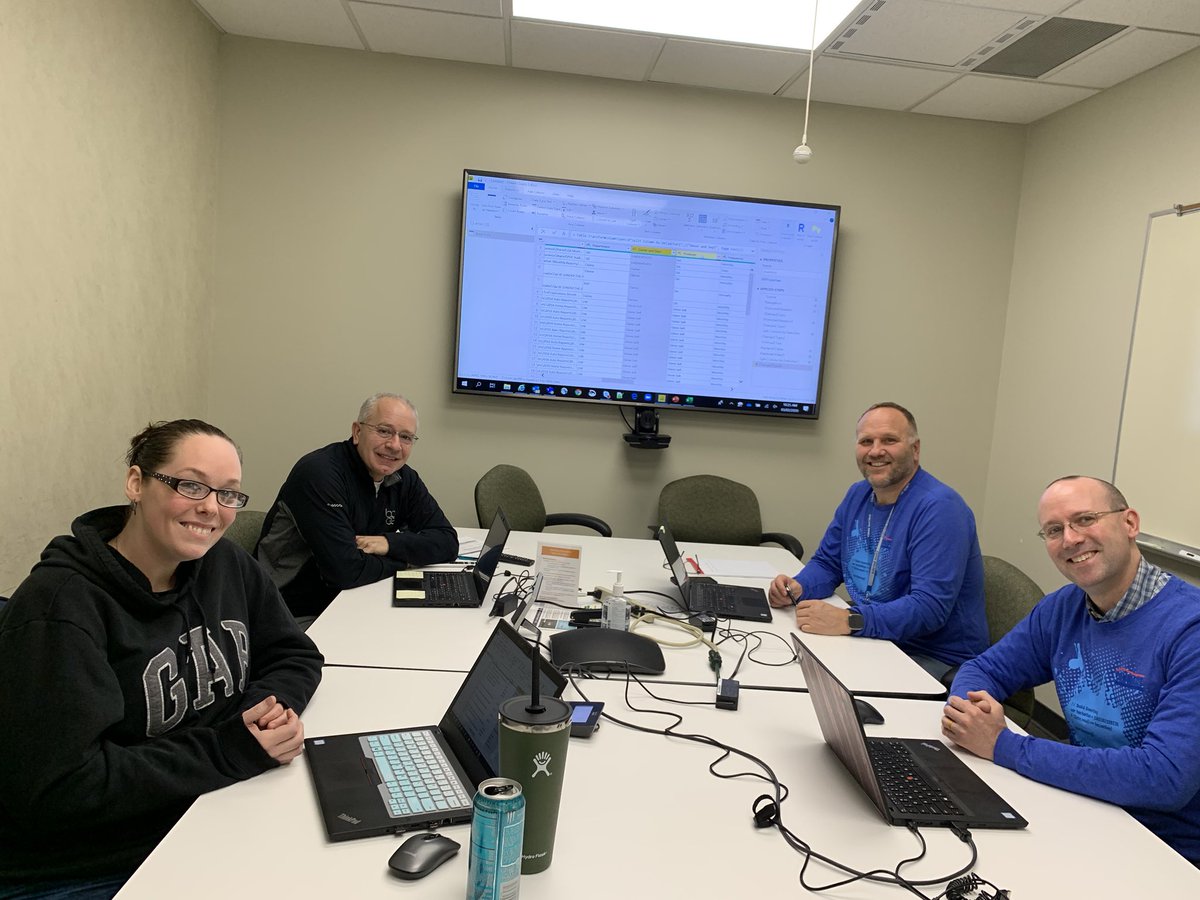 mkuphal's tweet image. 24 hours of @AmeripriseAH Hackathon has started!  Here are a few of the teams that are onsite today. #Innovate #TryNewStuff