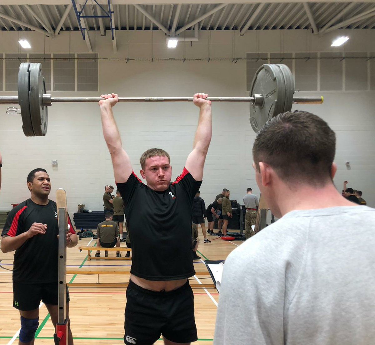 30armdengrsqn's tweet photo. Getting the lifts in during the CO's strongman competition this morning. You don't have to pull a face, but it helps. 💪 #maxeffort #sapperfit #livemovefight #followthesapper https://t.co/GaIk1Ga1Yz
